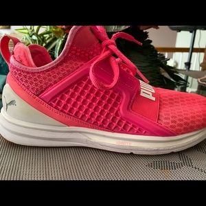 Puma sneakers women’s